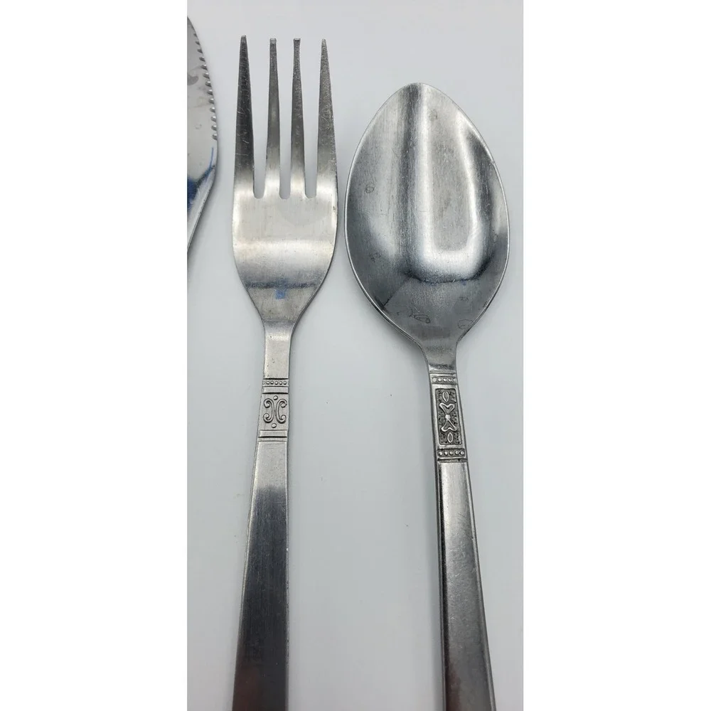 Homequip Hallmark Customcraft Fleur de Lis Flatware Lot Similar Knife Fork Spoon